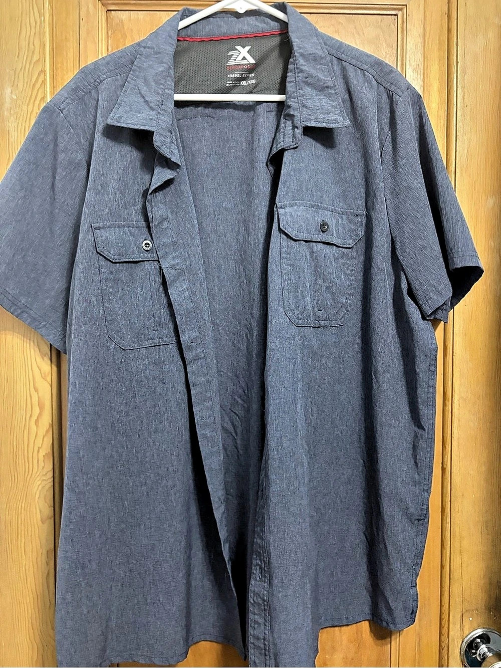 Xtreme Short Sleeve Button Down in Gray Like New